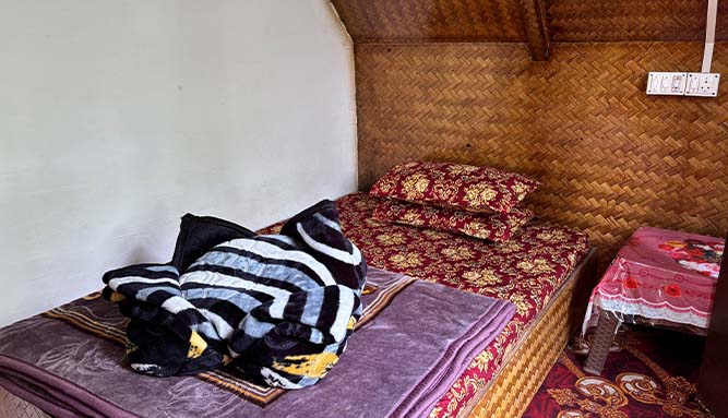 Bamboo-cottage-with-private-bathroom)